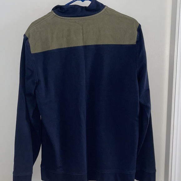 Vineyard Vines Quarter Zip - Picture 5 of 5